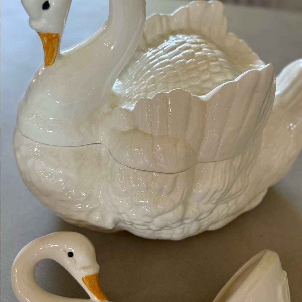 White Swan Ceramic Dish Set